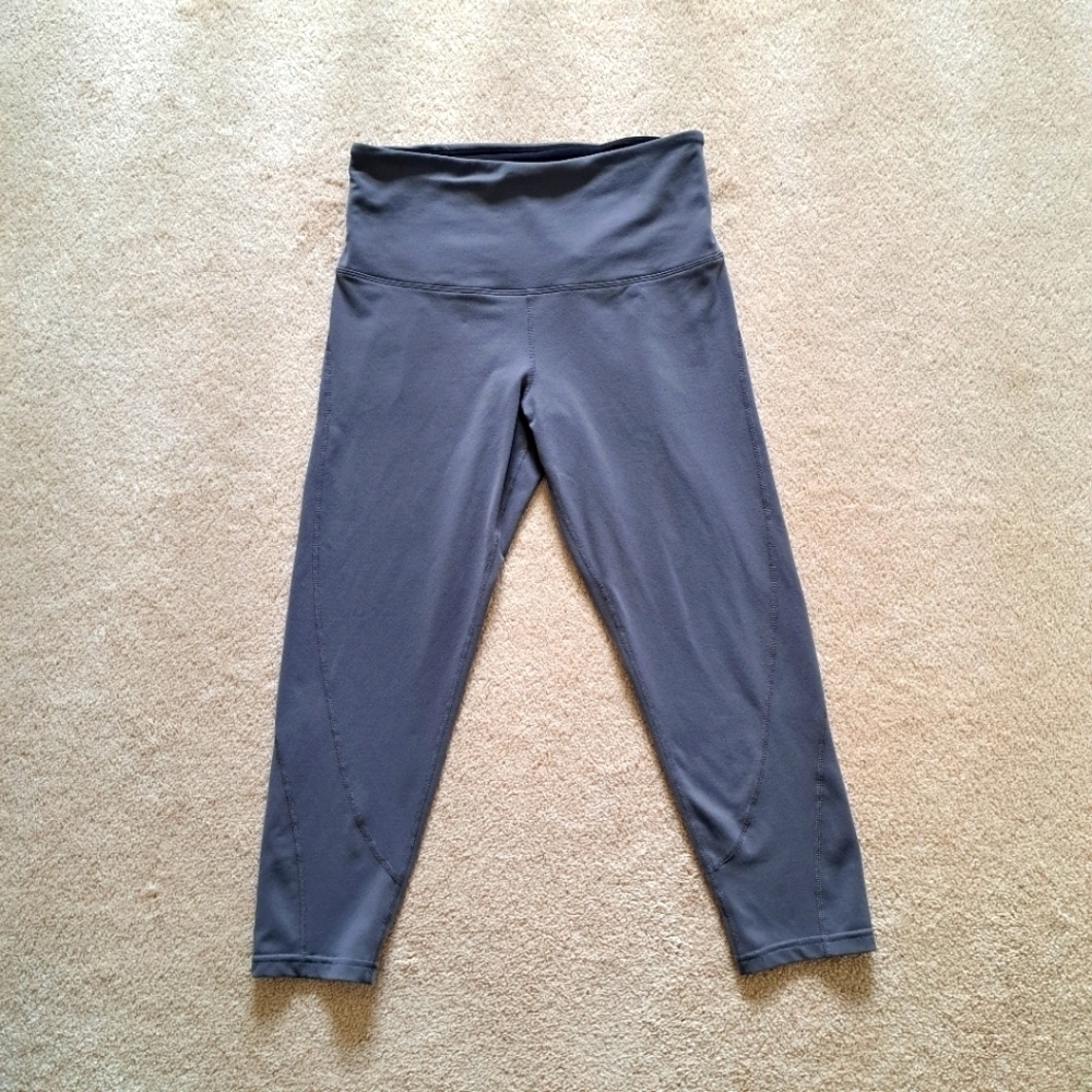 Tuff Athletics 3/4 Leggings Grey Activewear Bottoms Size Small Cropped Leggings